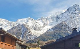 La Griaz - Chaleureux Et Cosy -Vue Sur Les Montagnes - Grand Balcon